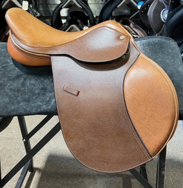 COLLEGIATE FINALIST CLOSE CONTACT SADDLE 17" WIDE - Image 3